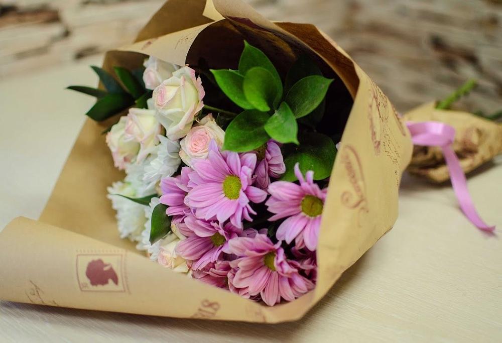 Букет цветов из: Розы и Хризантемы в Орджоникидзевском