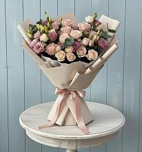 Букет цветов из:  Розы и Лизиантусы в Орджоникидзевском