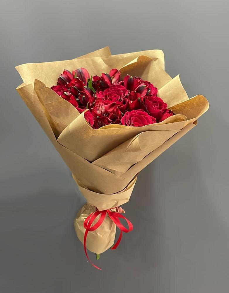 Букет цветов из: Альстромерии и Розы в Орджоникидзевском