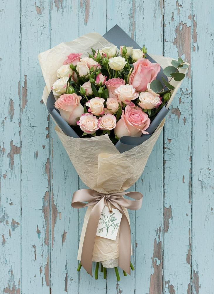 Букет цветов из: Розы в Орджоникидзевском