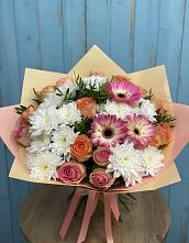 Букет цветов из:  Розы, Герберы и Хризантемы в Орджоникидзевском