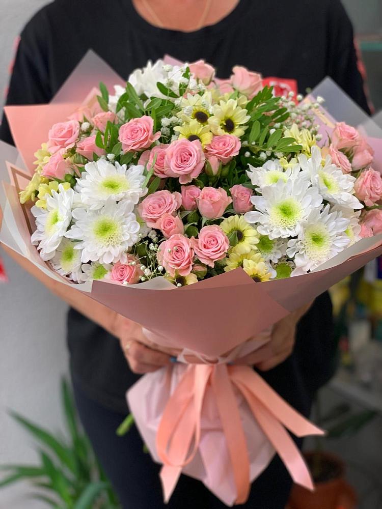 Букет цветов из: Розы и Хризантемы в Орджоникидзевском