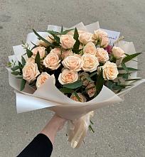 Букет Кремовые розы Латте в Орджоникидзевском