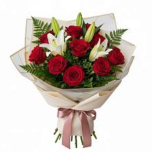 Букет цветов из:  Лилии и Розы в Орджоникидзевском