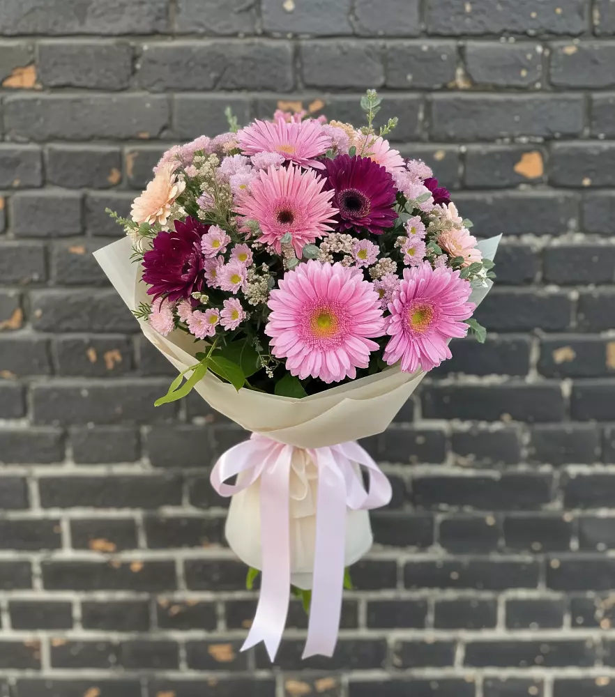 Букет цветов из: Герберы и Хризантемы в Орджоникидзевском