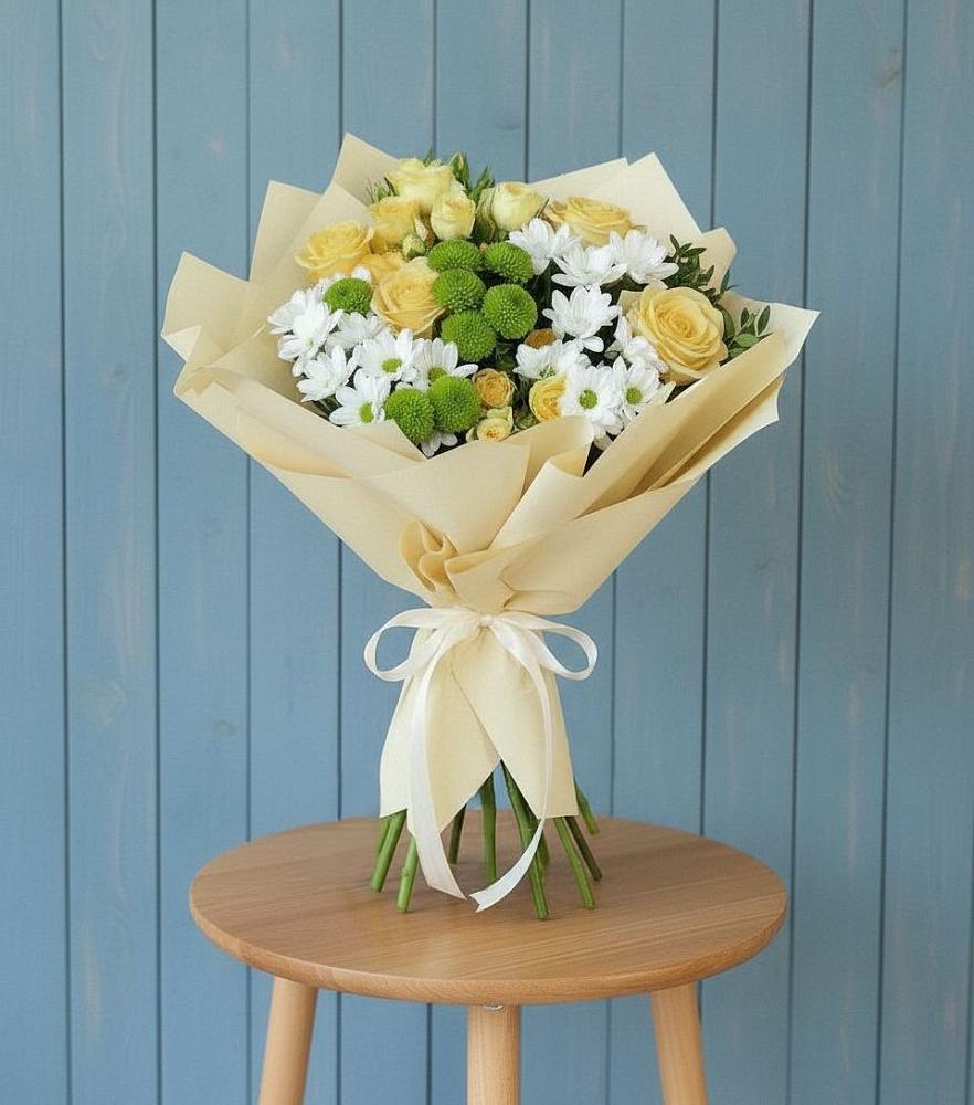 Букет цветов из: Хризантемы и Розы в Орджоникидзевском