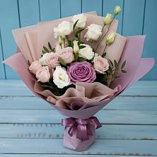 Букет цветов из:  Розы и Лизиантусы в Орджоникидзевском