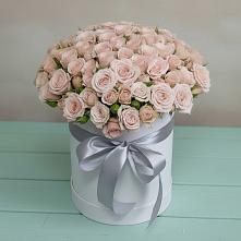 Цветочная композиция из Розы в шляпной коробке в Орджоникидзевском