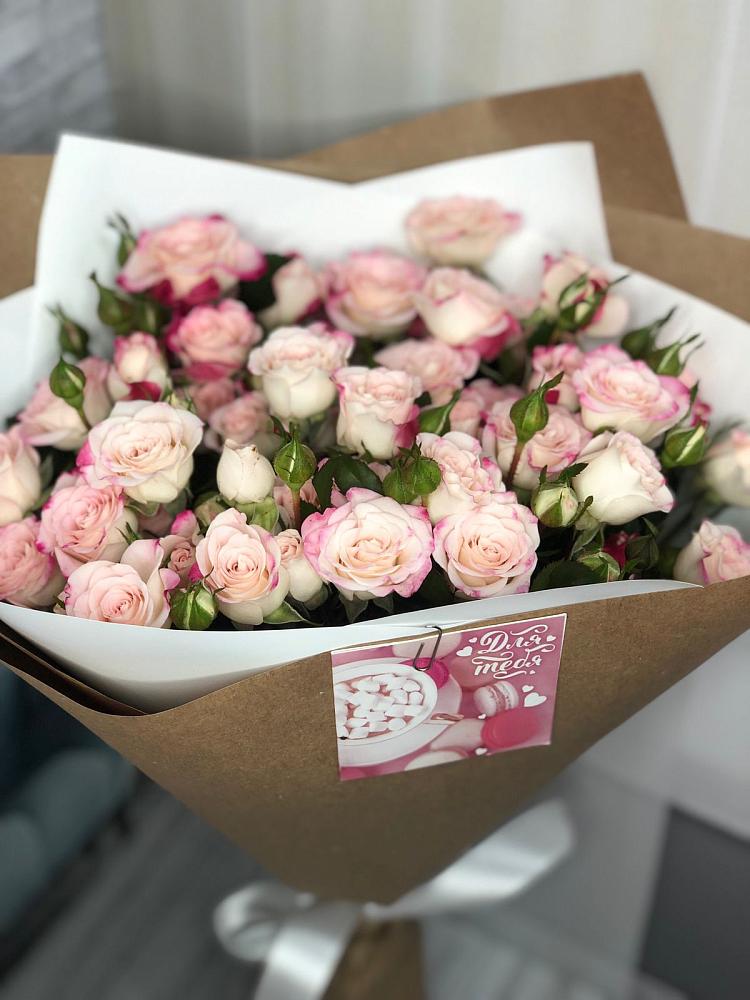 Букет цветов из: Розы в Орджоникидзевском