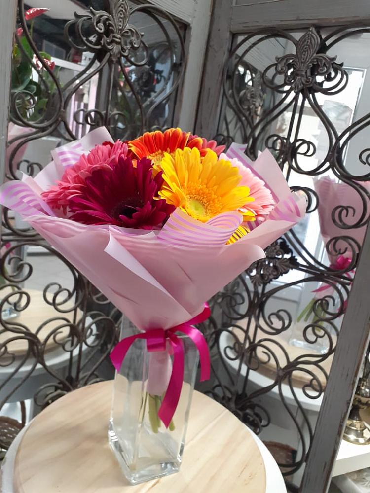 Букет цветов из: Герберы в Орджоникидзевском