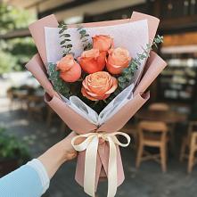 Букет цветов из:  Розы в Орджоникидзевском