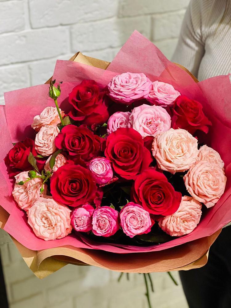 Букет цветов из: Розы в Орджоникидзевском