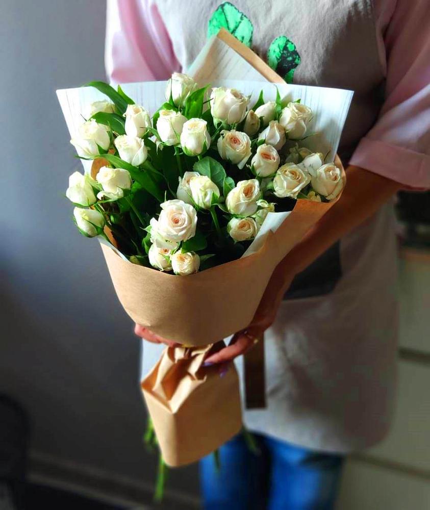 Букет цветов из: Розы в Орджоникидзевском
