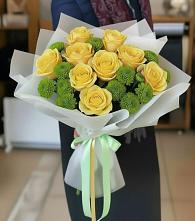 Букет цветов из:  Хризантемы и Розы в Орджоникидзевском