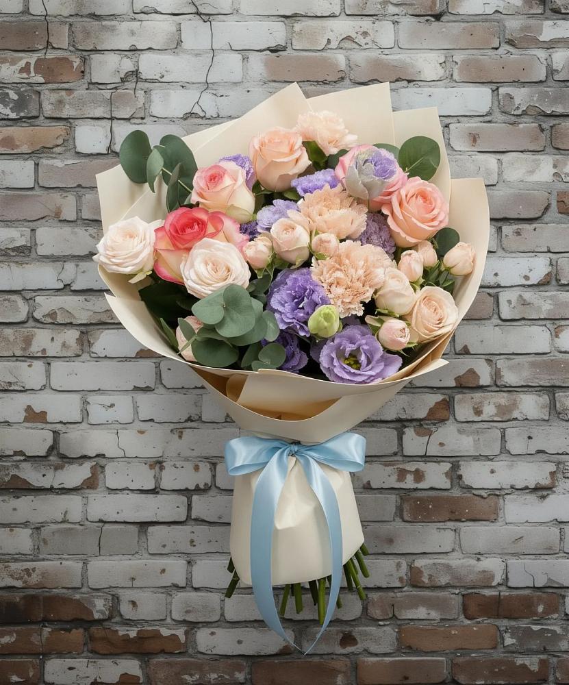 Букет цветов из: Розы, Лизиантусы и Гвоздики в Орджоникидзевском