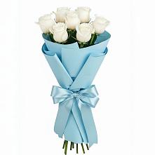 Букет 7 белых роз Проуд в Орджоникидзевском