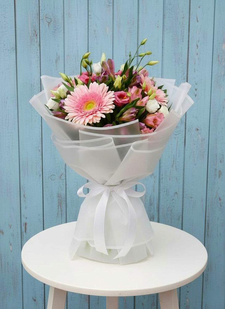 Букет цветов из: Герберы, Альстромерии и Лизиантусы в Орджоникидзевском