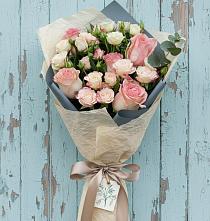 Букет цветов из:  Розы в Орджоникидзевском