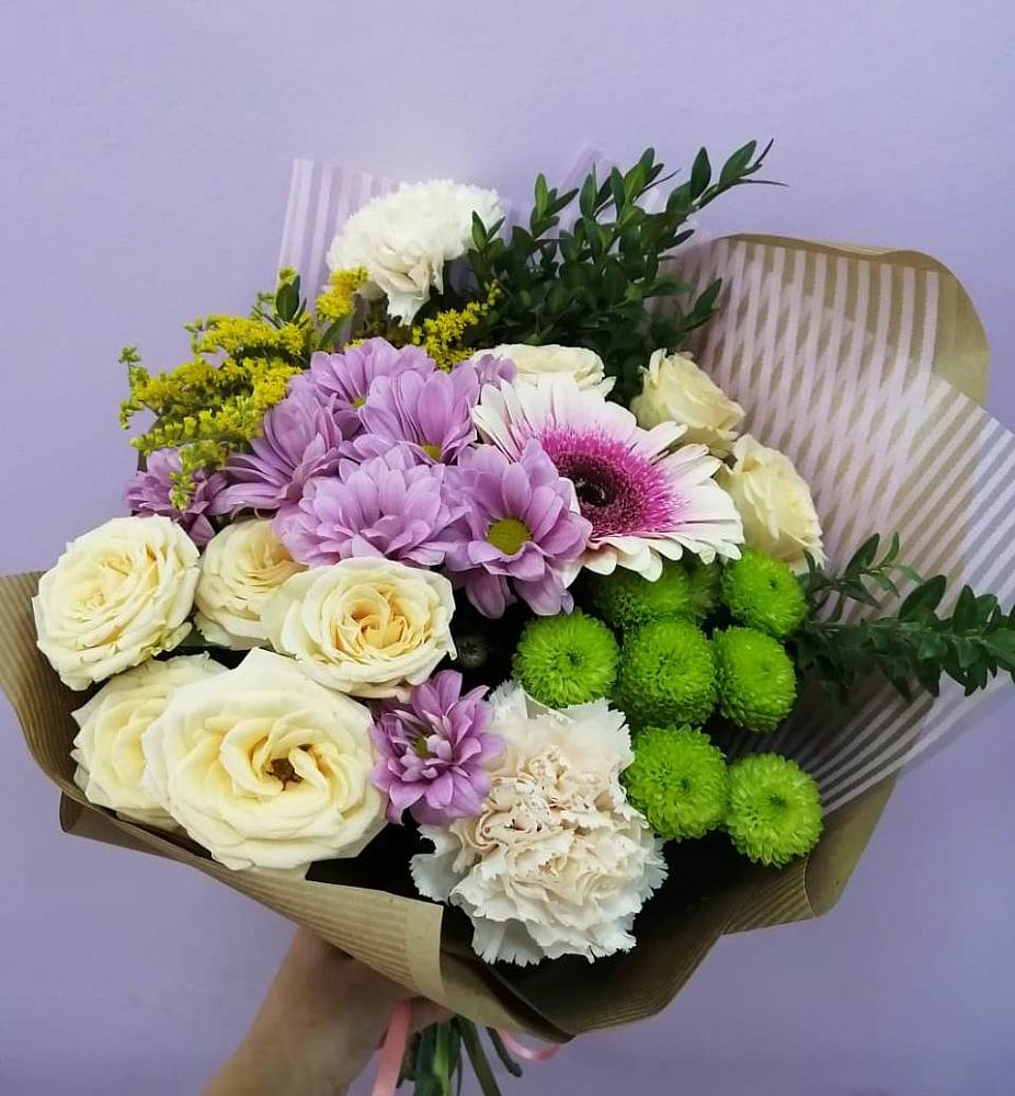 Букет цветов из: Хризантемы, Розы, Гвоздики и Герберы в Орджоникидзевском