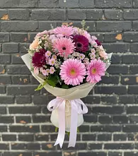 Букет цветов из:  Герберы и Хризантемы в Орджоникидзевском