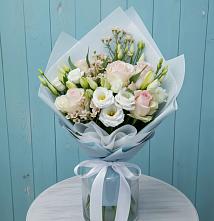 Букет цветов из:  Розы и Лизиантусы в Орджоникидзевском
