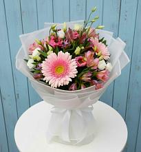 Букет цветов из:  Герберы, Альстромерии и Лизиантусы в Орджоникидзевском