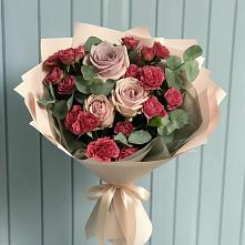 Букет цветов из:  Гвоздики и Розы в Орджоникидзевском