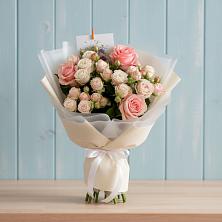 Букет цветов из:  Розы в Орджоникидзевском