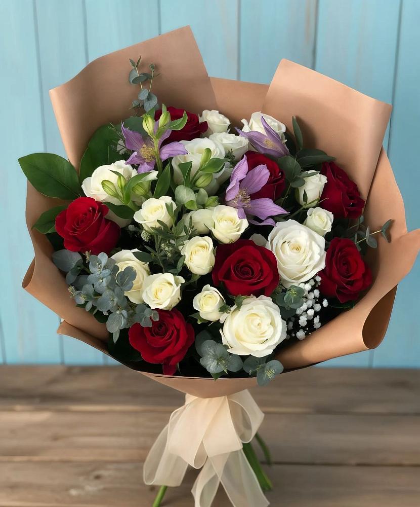 Букет цветов из: Розы и Альстромерии в Орджоникидзевском