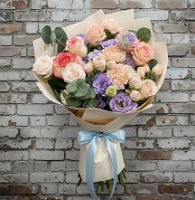 Букет цветов из:  Розы, Лизиантусы и Гвоздики в Орджоникидзевском