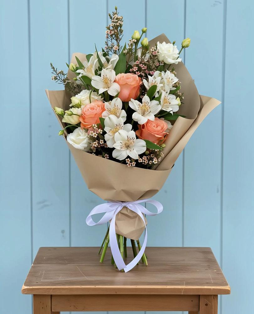 Букет цветов из: Альстромерии, Лизиантусы, Розы и Хризантемы в Орджоникидзевском