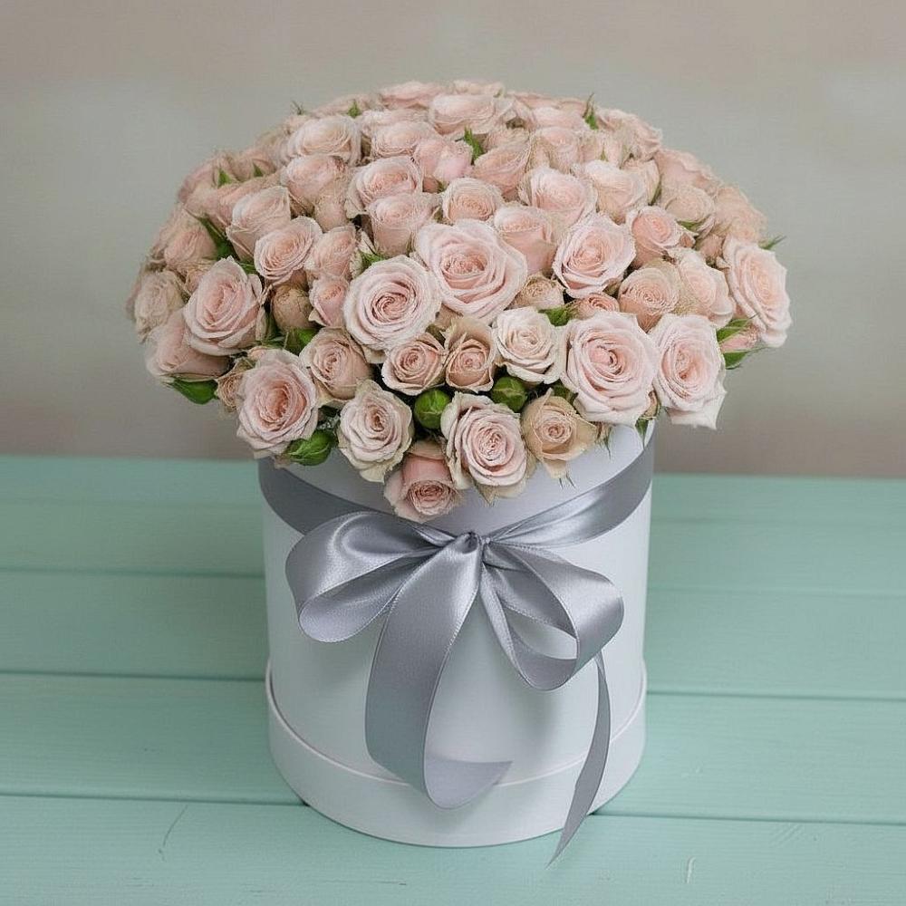 Цветочная композиция из Розы в шляпной коробке в Орджоникидзевском